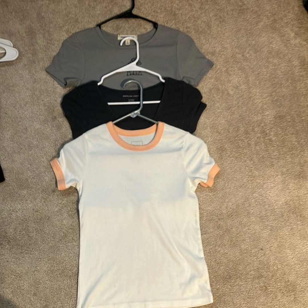 American Eagle Outfitters Gray and Black Short Sleeve Tee 3 piece t crop shirts